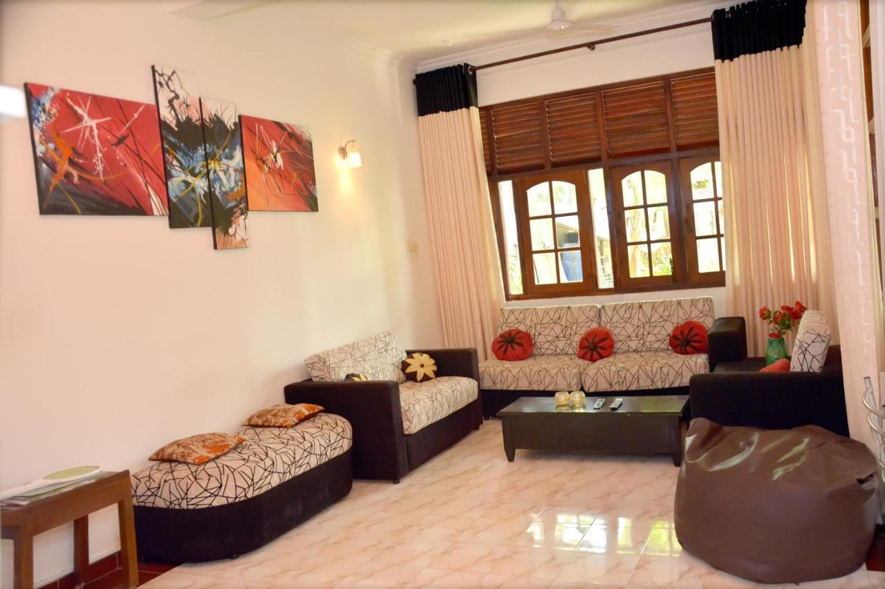 Yolanda Villa Negombo Exteriör bild